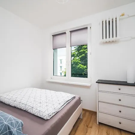 Apartment Abrahama 70 2 Pokojowy Dla 4 Osob W Centrum Gdyni *